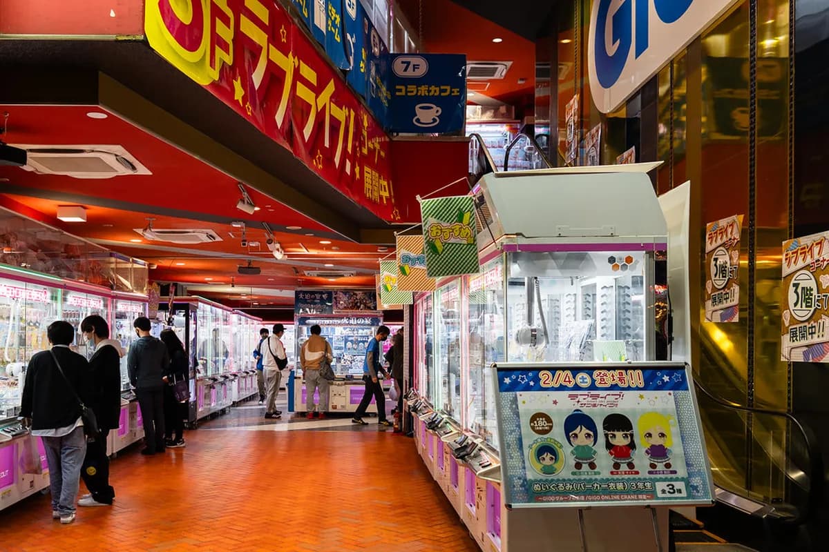 Akihabara Visitor Guide: 10 Essential Tips & Top Spots