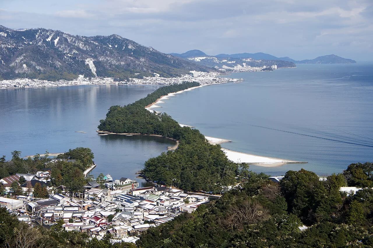 Walking and Cycling the Amanohashidate Sandbar (2026)