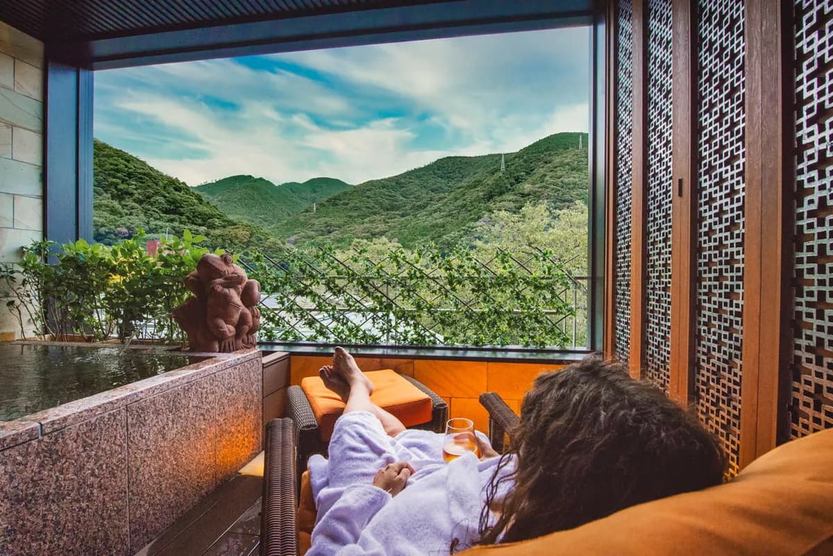 10 Best Onsen & Ryokan in Hakone: Private Baths, Day Trips & More (2026)