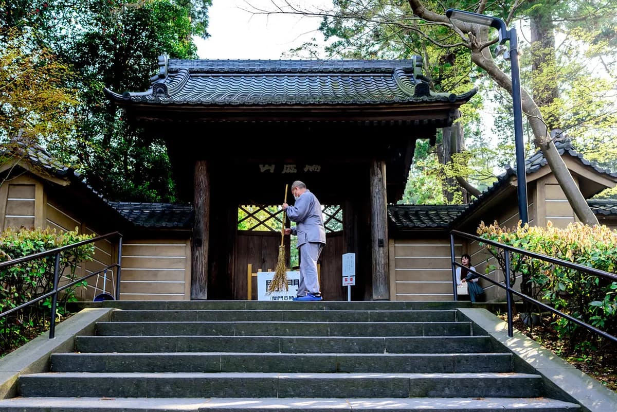 Engakuji Temple: The Ultimate Visitor Guide to Kamakura’s Zen Landmark