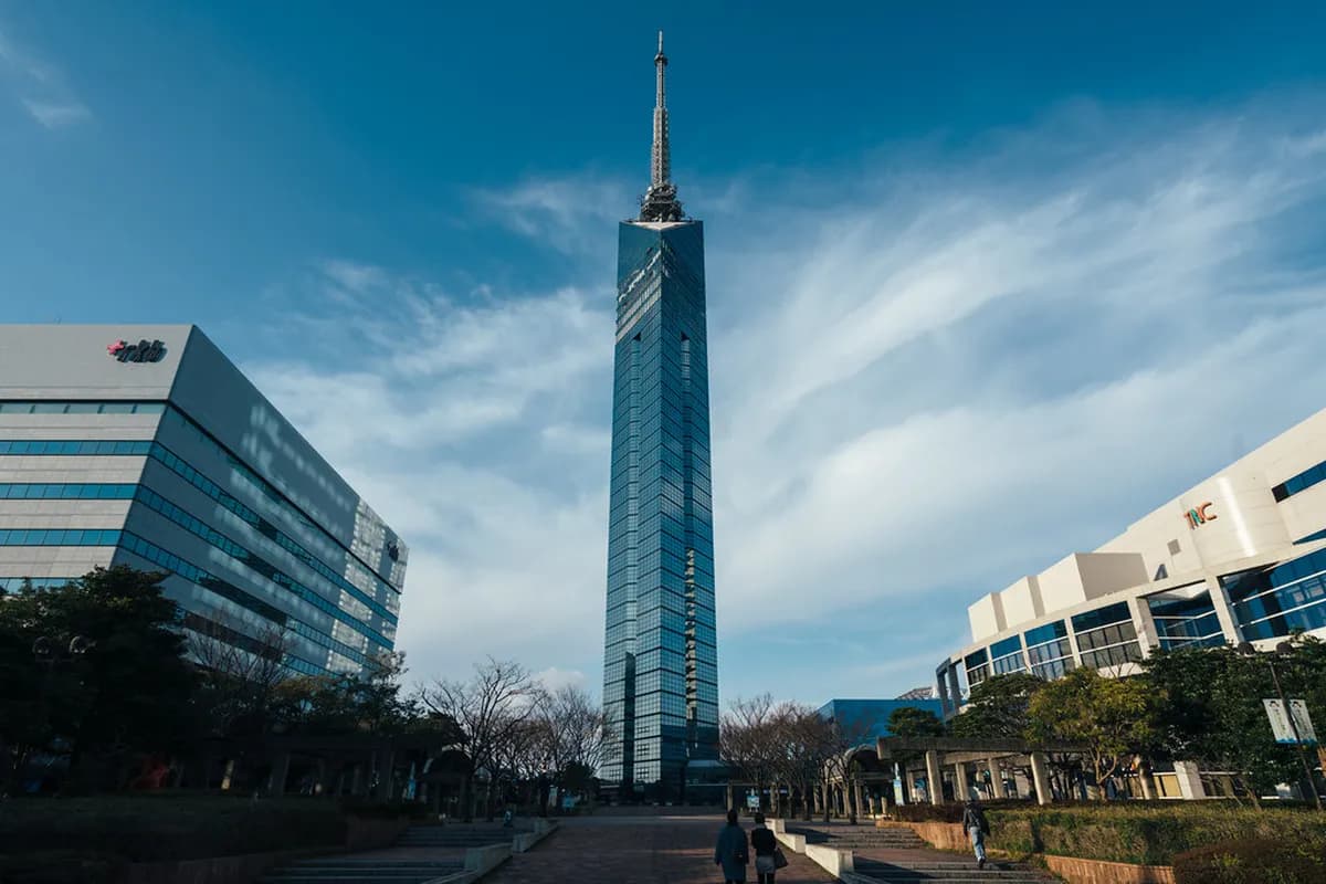 Fukuoka Tower Visitor Guide: Views, Tickets, and Transport
