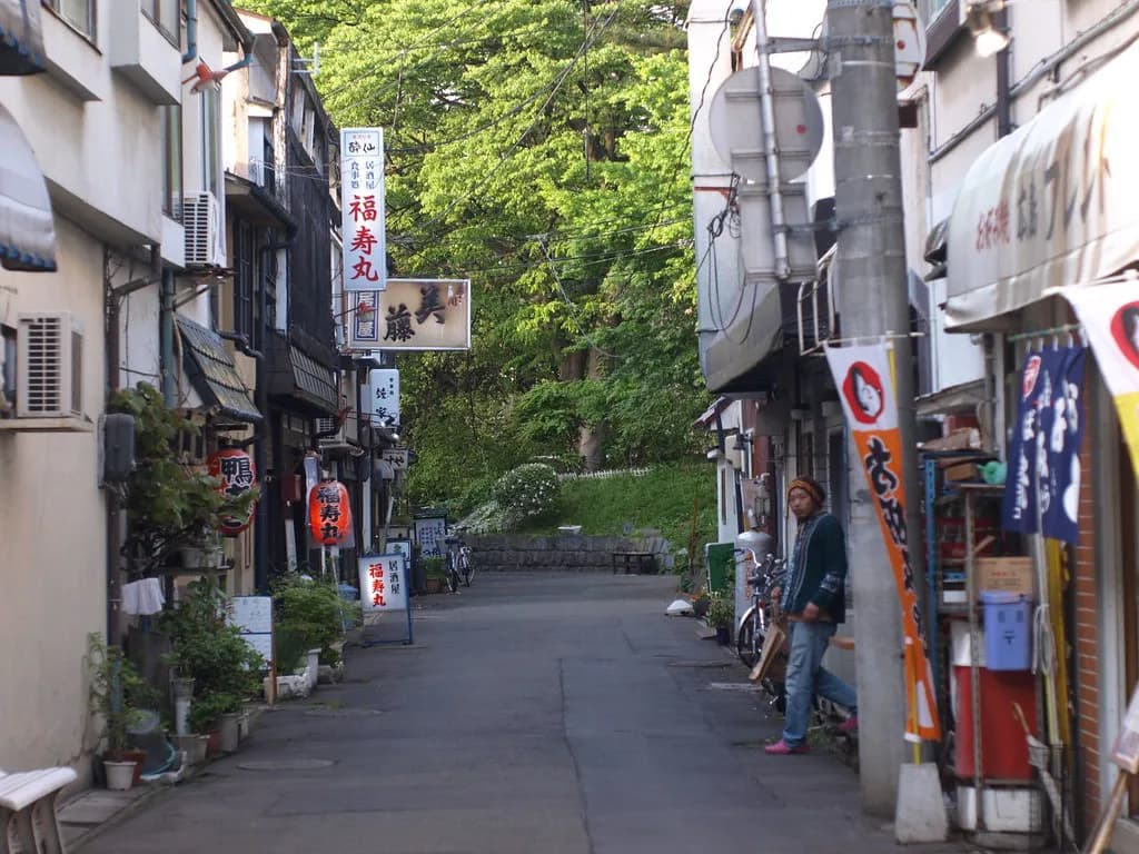 Gozaku Merchant District Visitor Guide: 7 Key Highlights