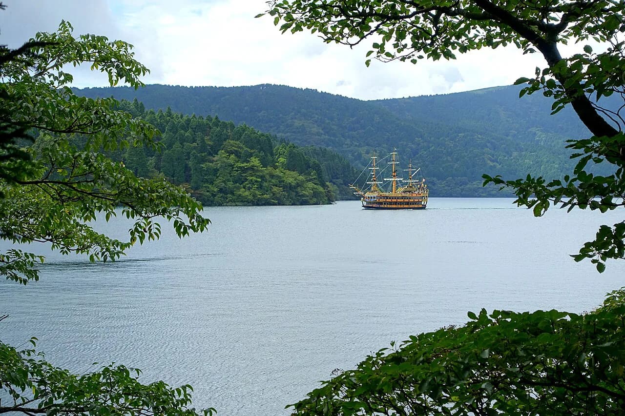 Hakone Pirate Ship Guide: Lake Ashi Tickets & Views