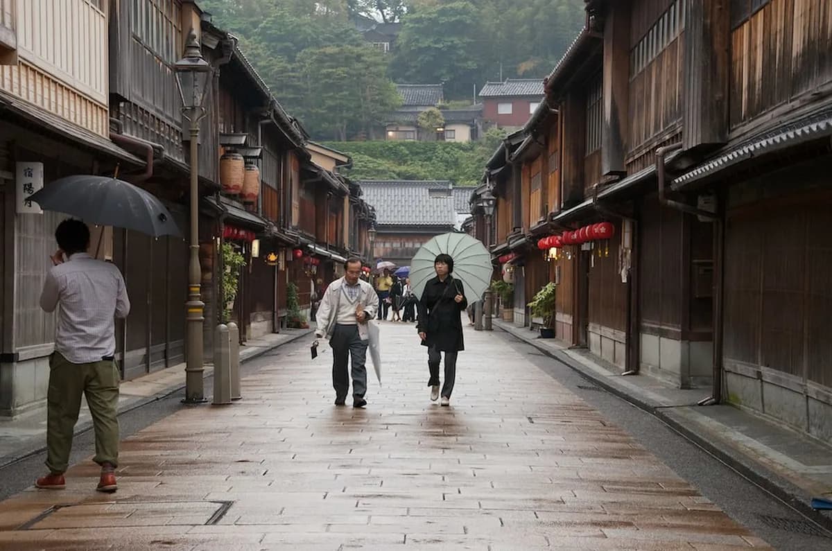Higashi Chaya District Guide: 11 Essential Things to Do & See