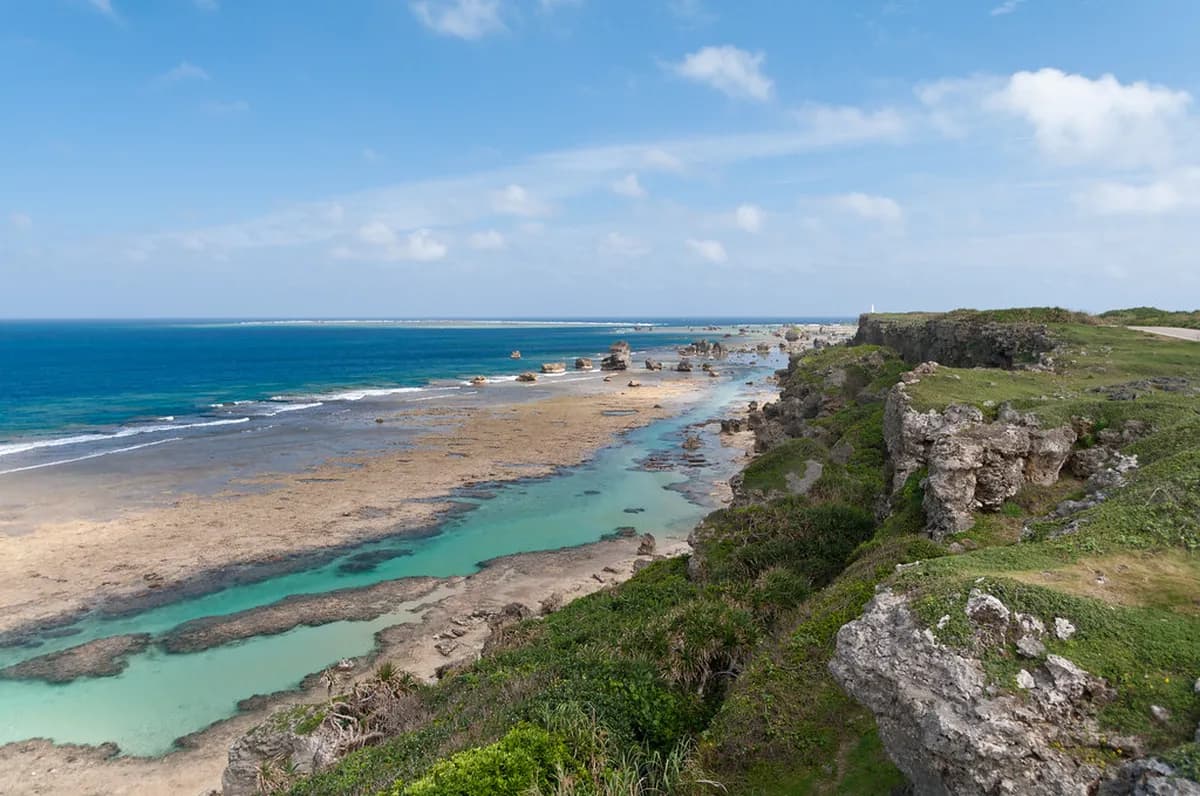 Higashi-Hennazaki Cape Visitor Guide: Miyako Island's Scenic Gem