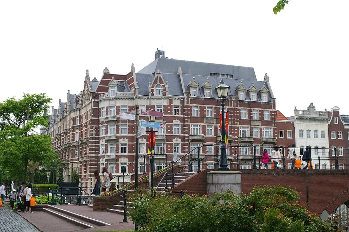 Huis Ten Bosch Theme Park Guide: 10 Essential Planning Tips