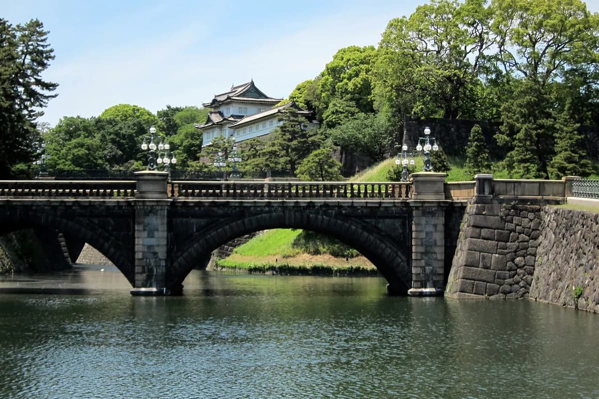 Tokyo Imperial Palace Visitor Guide: 10 Essential Tips