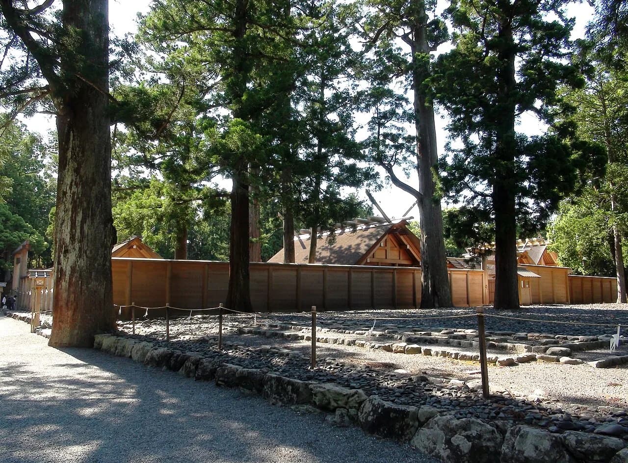 Ise Grand Shrine Geku Visitor Guide: Outer Shrine, Toyouke & Essential Tips (2026)