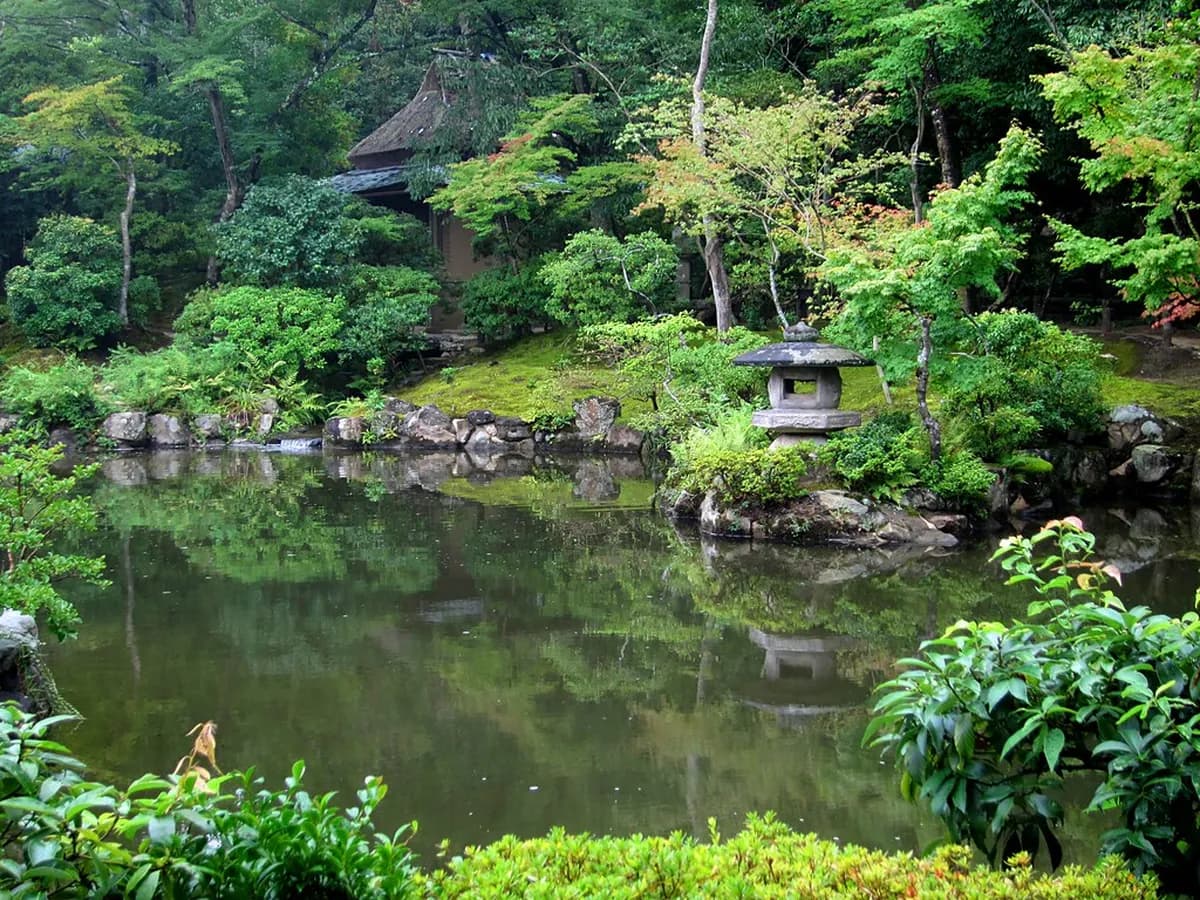 Isuien Garden Visiting Guide Travel Guide