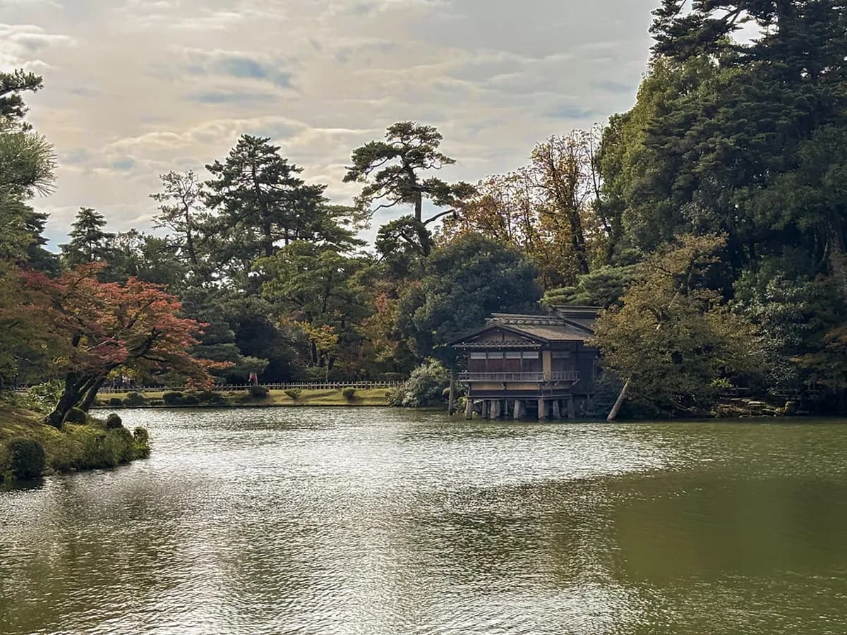 Kenrokuen Garden Guide: Japan's Top Landscape