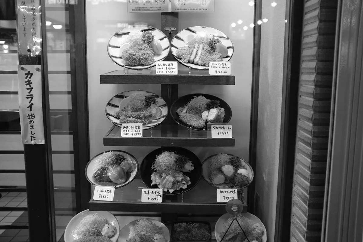 Komachi Street Food: 14 Best Bites in Kamakura (2026)