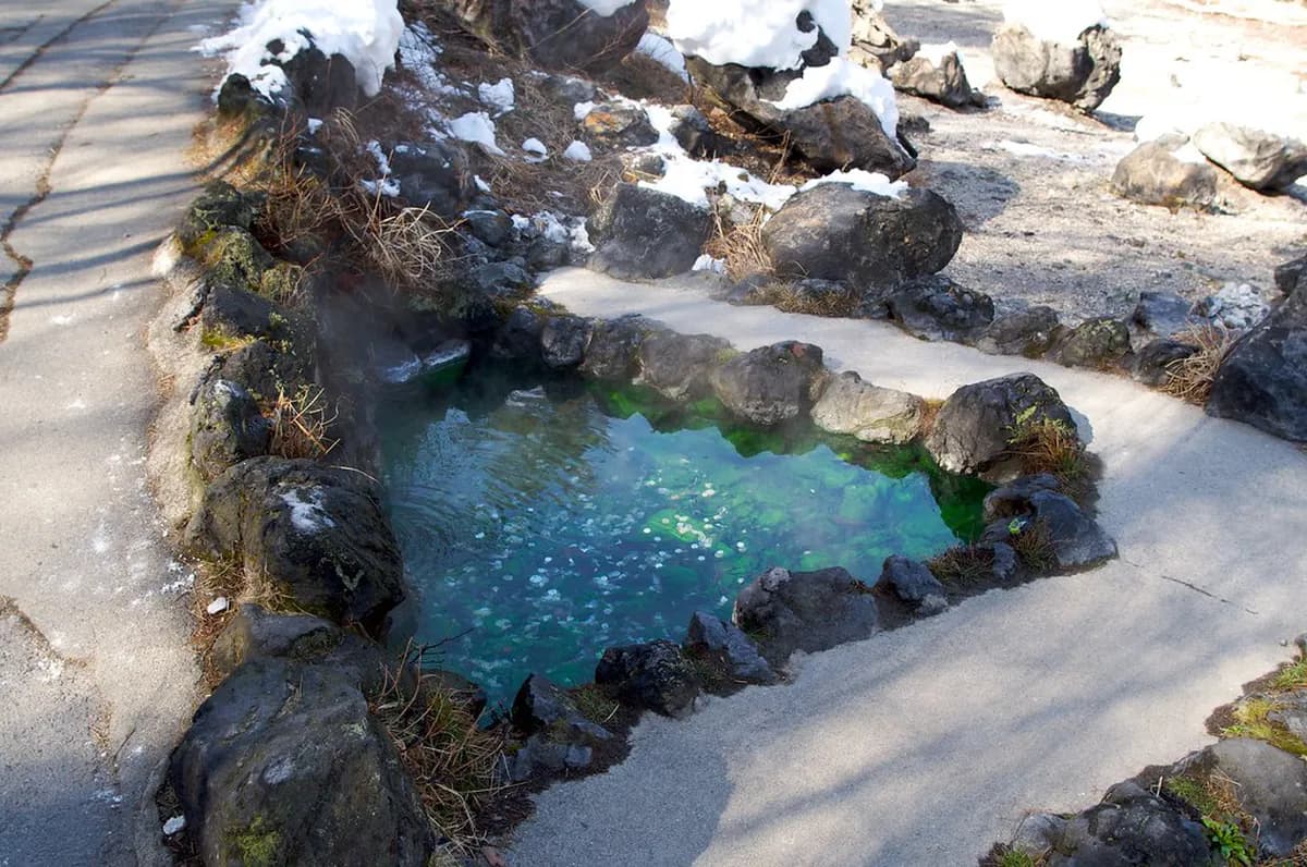 Kusatsu Onsen Ski Resort Visitor Guide & 2-Day Itinerary