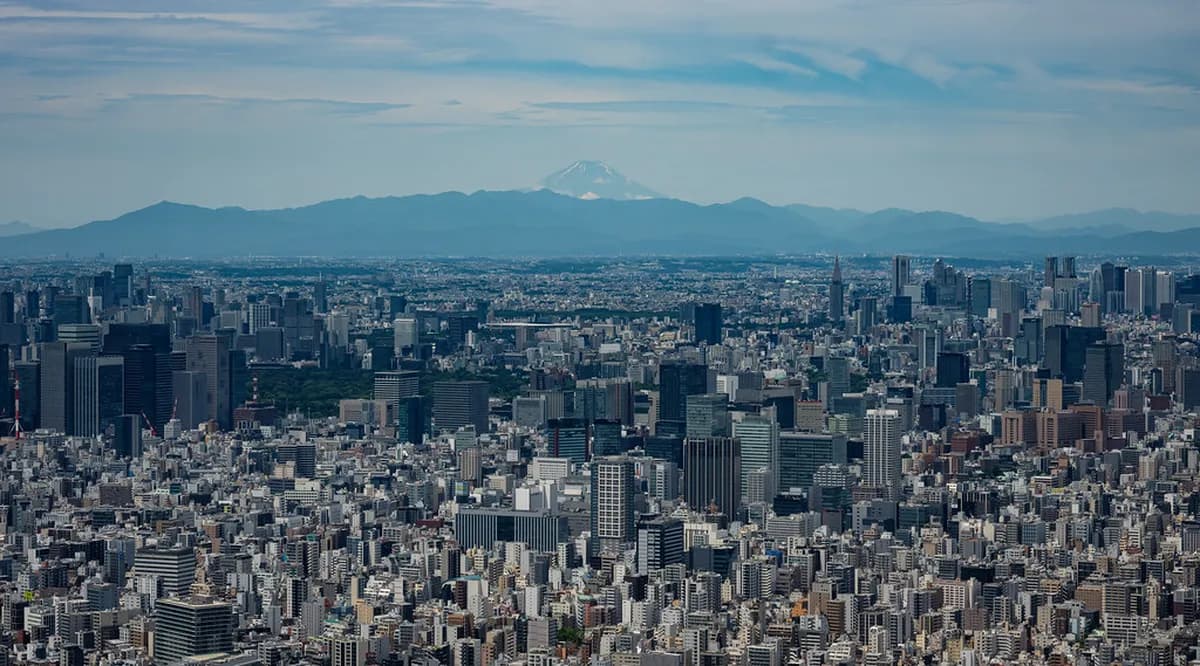 Mount Fuji Guide: History, Climbing & Travel Tips