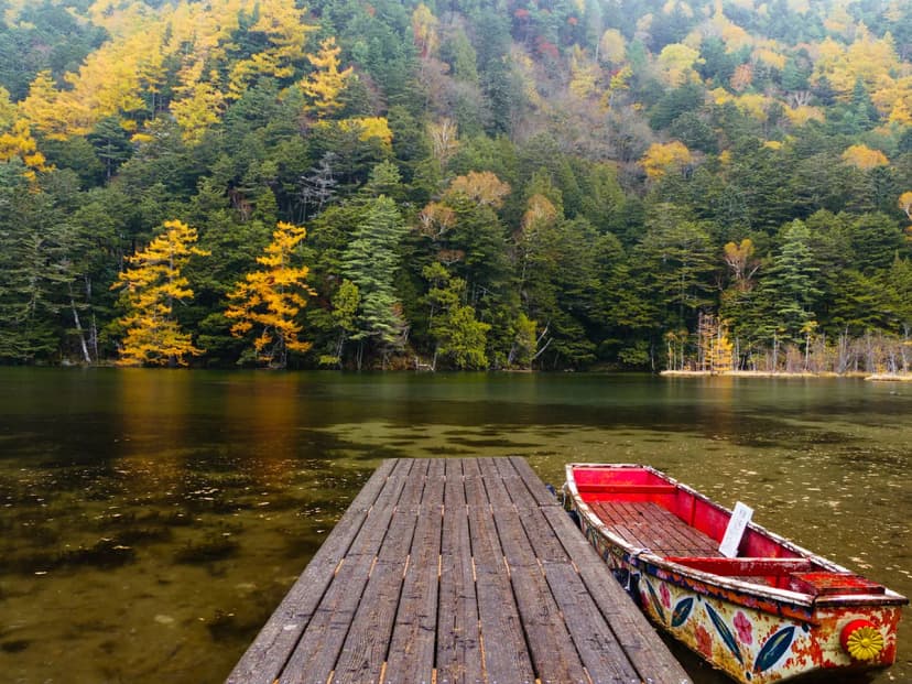 Myojin Pond Visitor Guide: Hiking, Attractions & Travel Tips