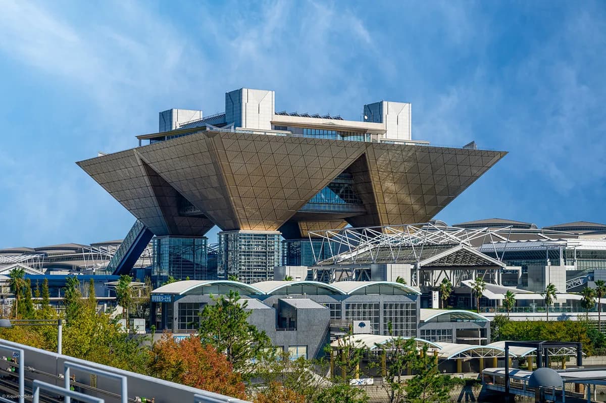 Odaiba Visitor Guide: 10 Essential Tips and Attractions