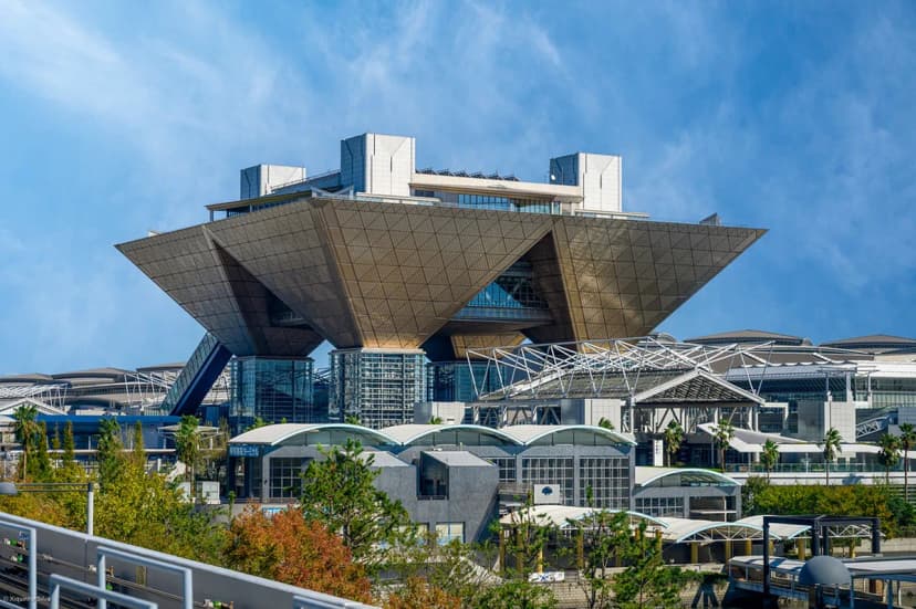 Odaiba Visitor Guide: 10 Essential Tips and Attractions