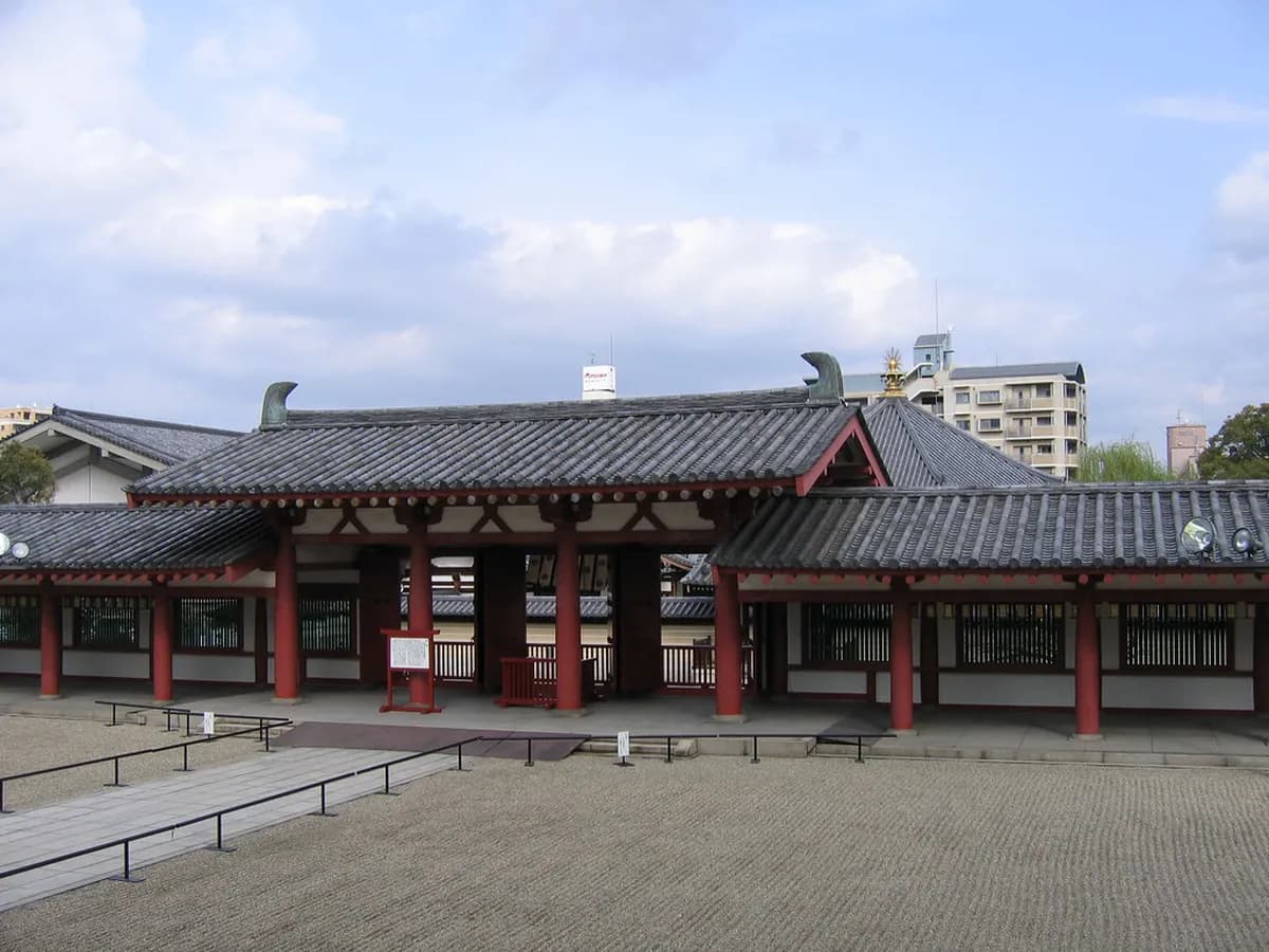 Shitenno-ji Temple Visitor Guide: 10 Essential Tips & Highlights