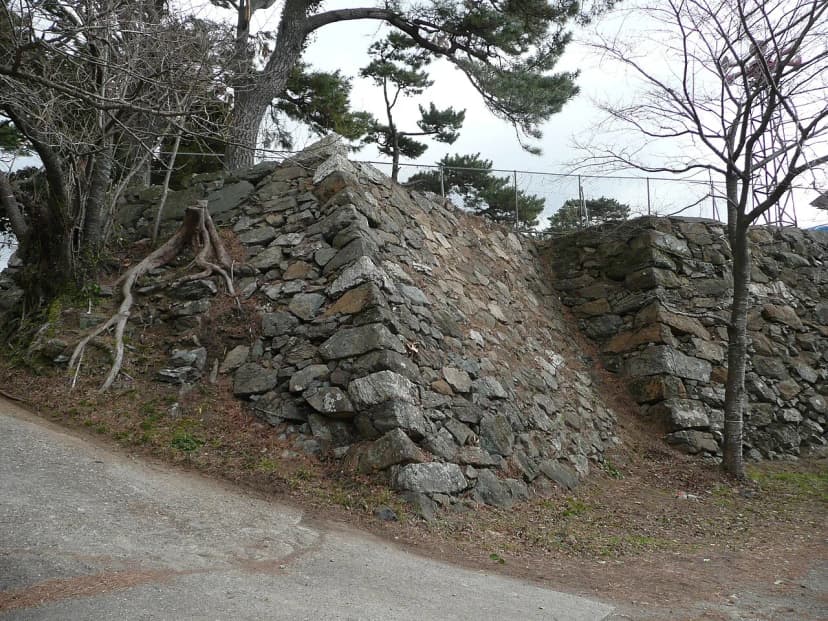 Toba Castle Ruins Visitor Guide: Coastal History & Toba Bay Views (2026)