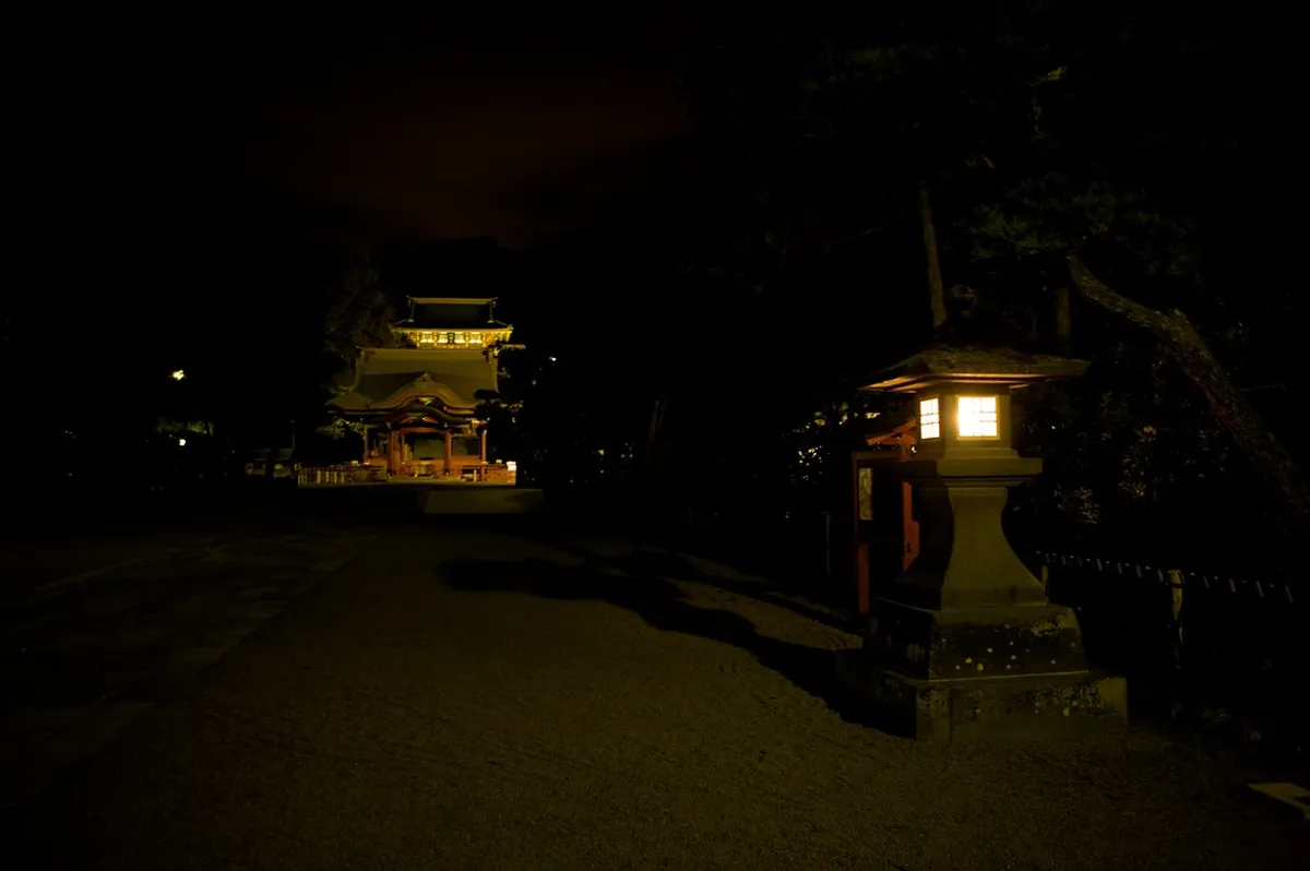 Tsurugaoka Hachimangu Shrine Guide: History, Spots & Tips