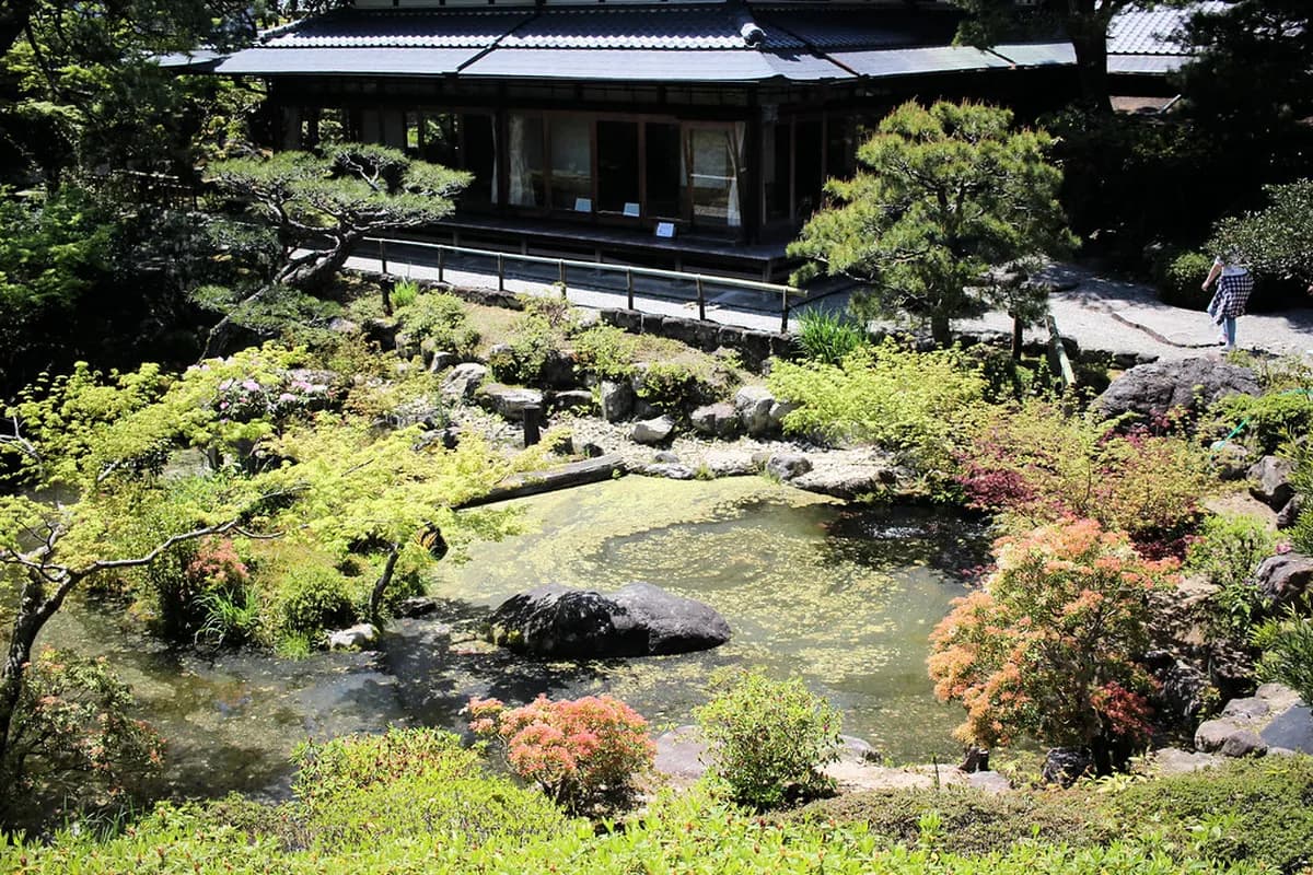 Yoshikien Garden Free Entry Guide Travel Guide