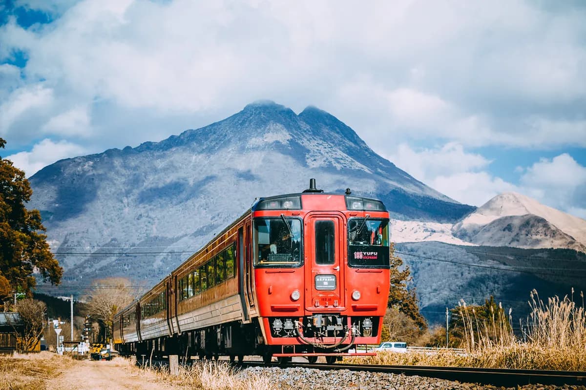 Yufuin Day Trip Guide: 1-Day Itinerary & Essential Tips