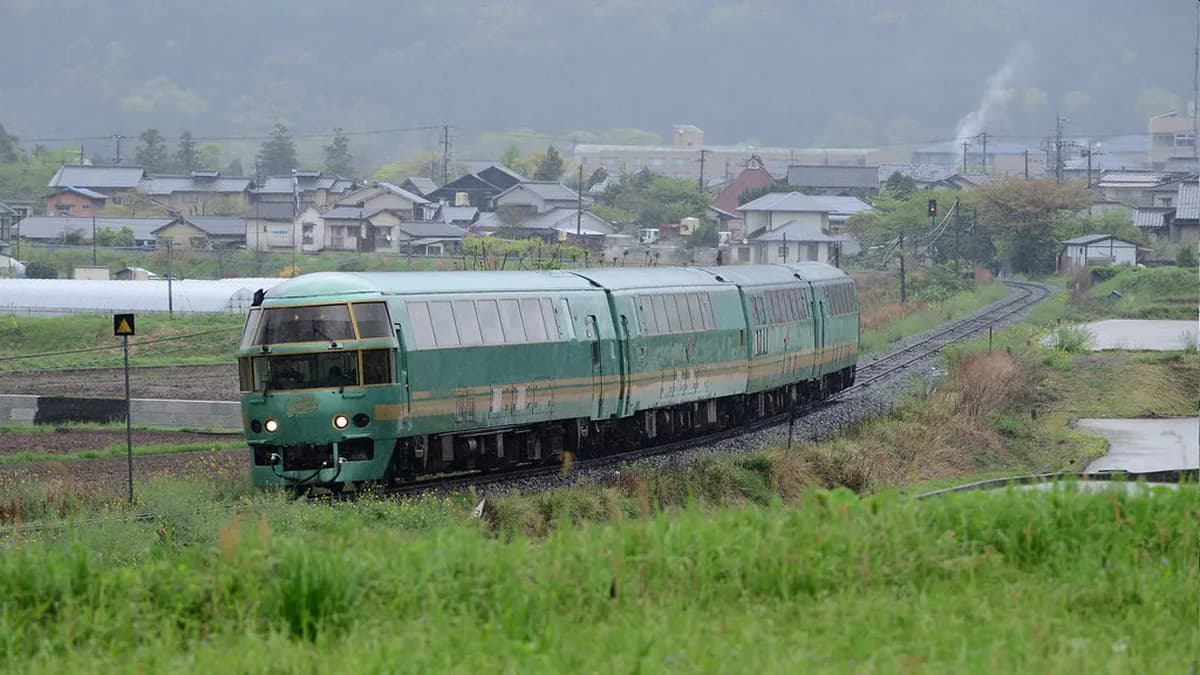 Yufuin No Mori Train: The Complete Sightseeing & Booking Guide