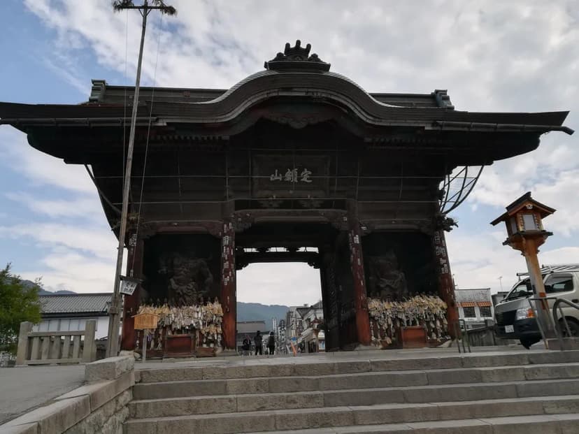 Zenko-ji Temple Visitor Guide: Plan Your Trip to Nagano's Historic Site