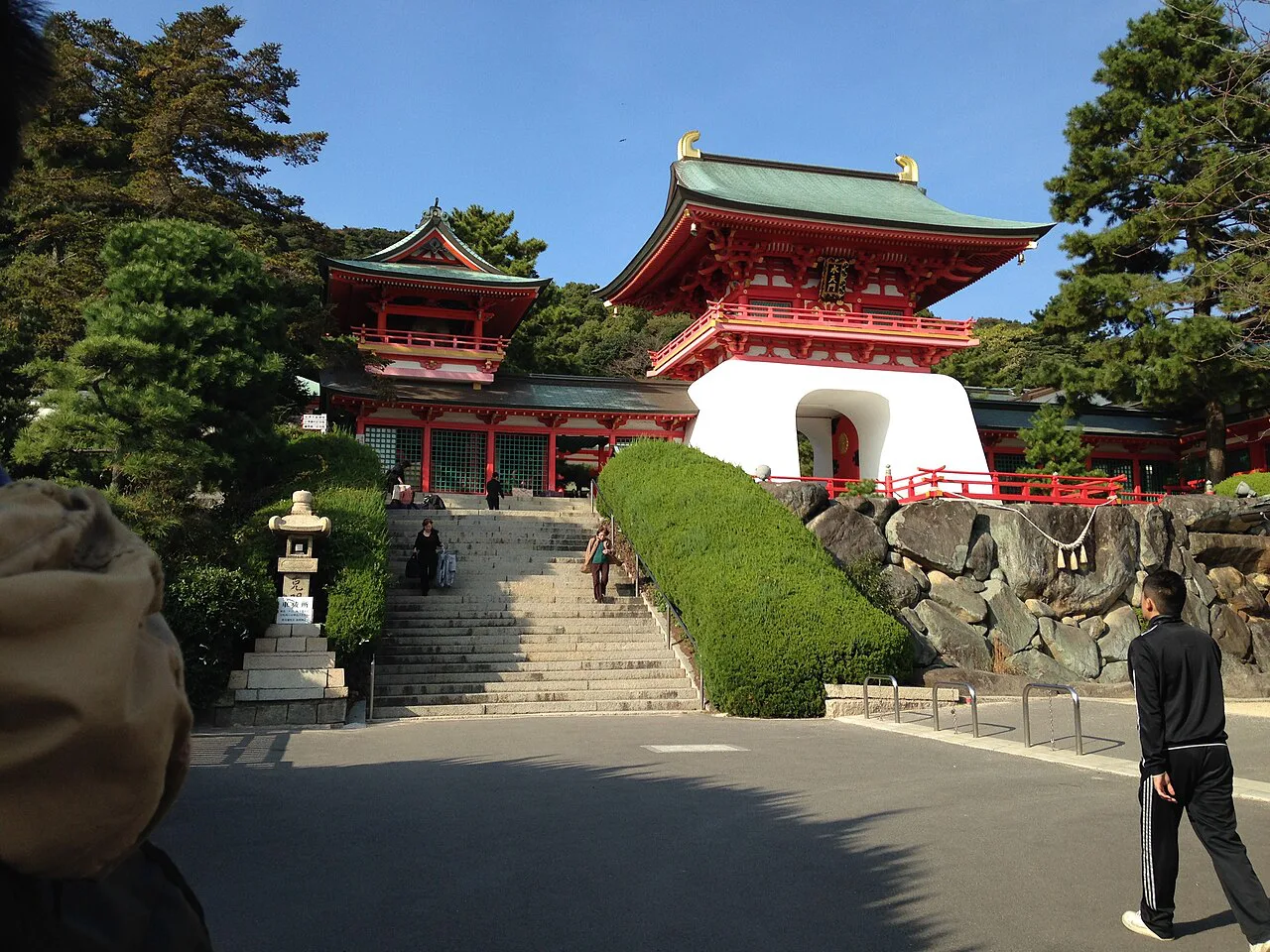 SHINGO ANAYAMA Akama Shrine Shimonoseki: Guide to the Underwater Palace Shrine