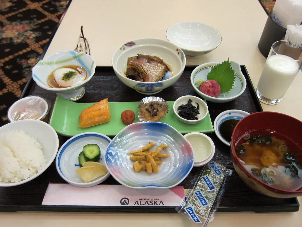Timing Meals Around the Parade Schedule in Aomori