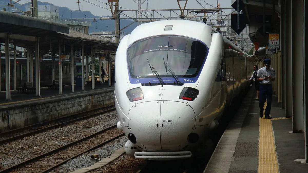 JR Sonic Limited Express train in Kyushu, Japan — the fastest and most scenic way to travel from Fukuoka Hakata to Beppu in about two hours