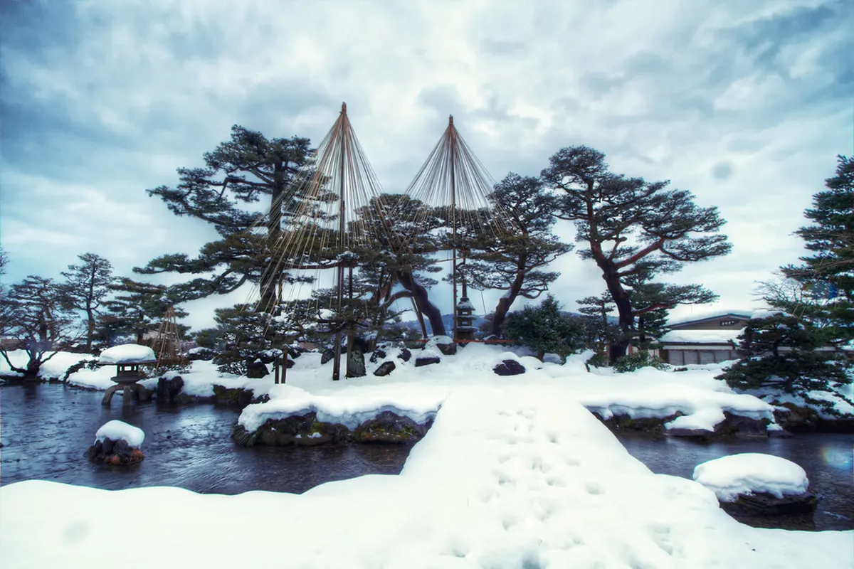 Snow-covered Kenrokuen Garden in winter, Kanazawa Japan