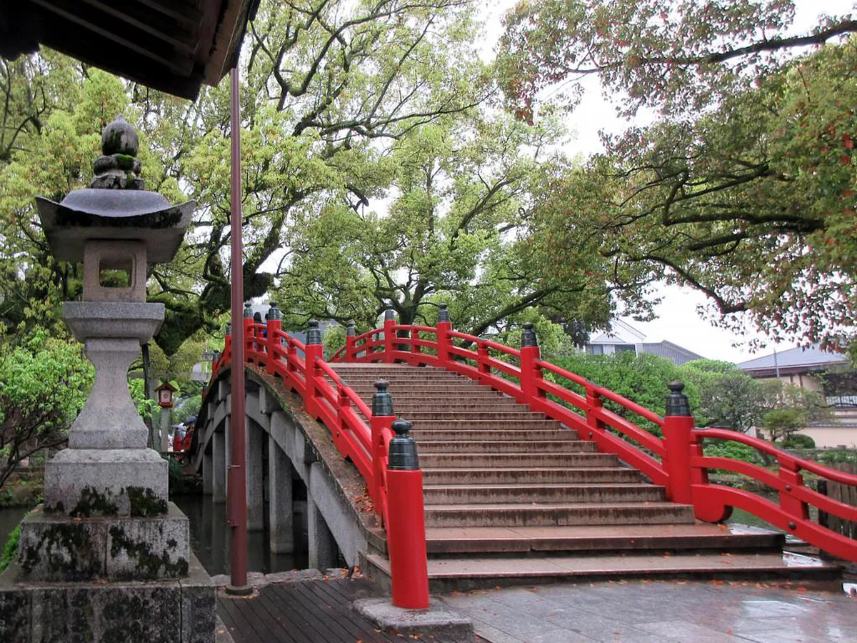 Dazaifu Tenmangu Shrine Transport Guide: Nishitetsu vs JR