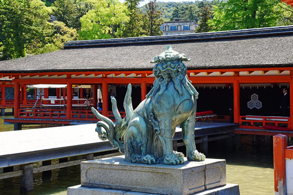 Smaller Alternatives: Senmiraku and Wasai Yakura in Enoshima