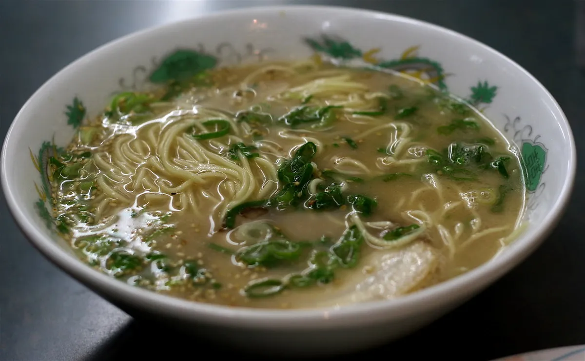 Fukuoka Food Tour Guide: DIY Crawl vs Guided Tour