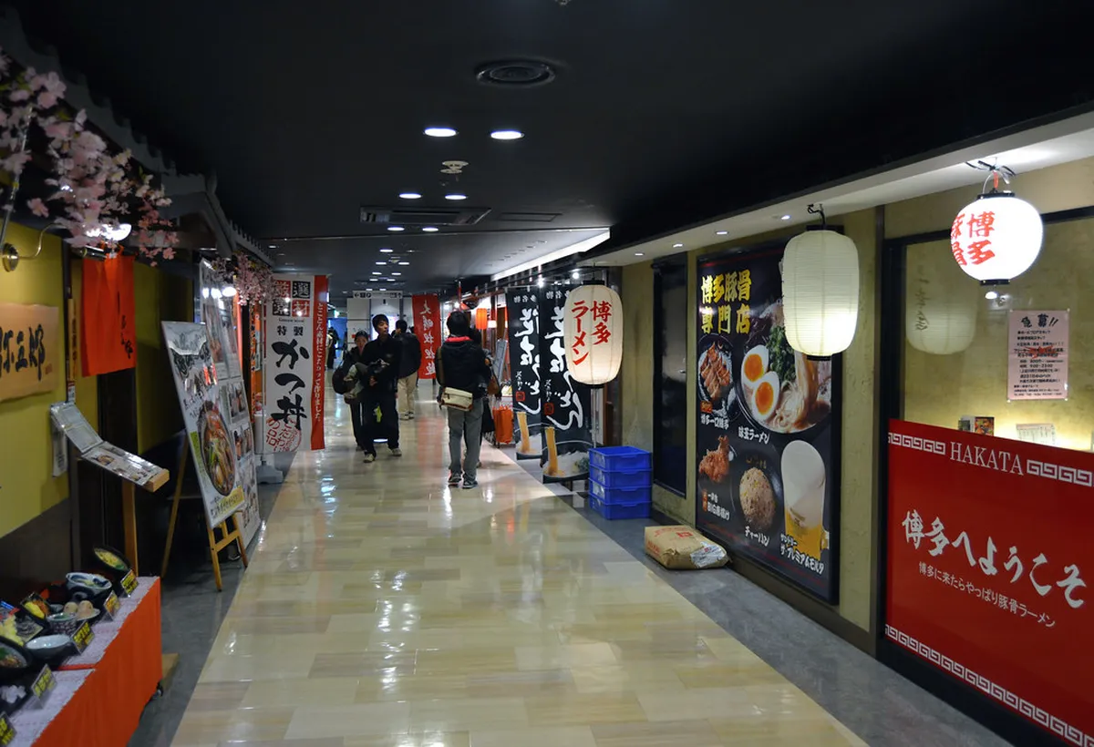 Hakata food stalls and street vendors in Fukuoka showcasing the city's vibrant food culture
