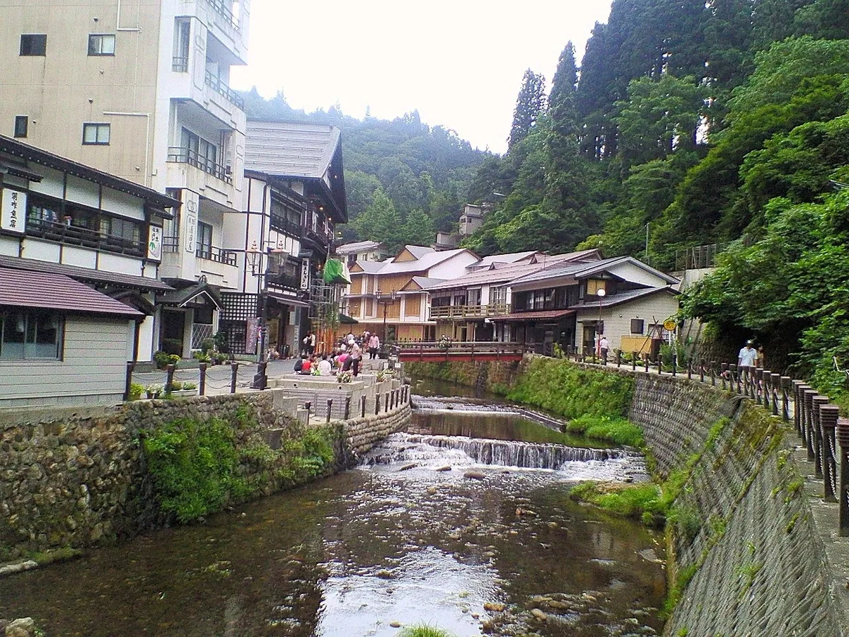 銀山温泉 - panoramio.jpg