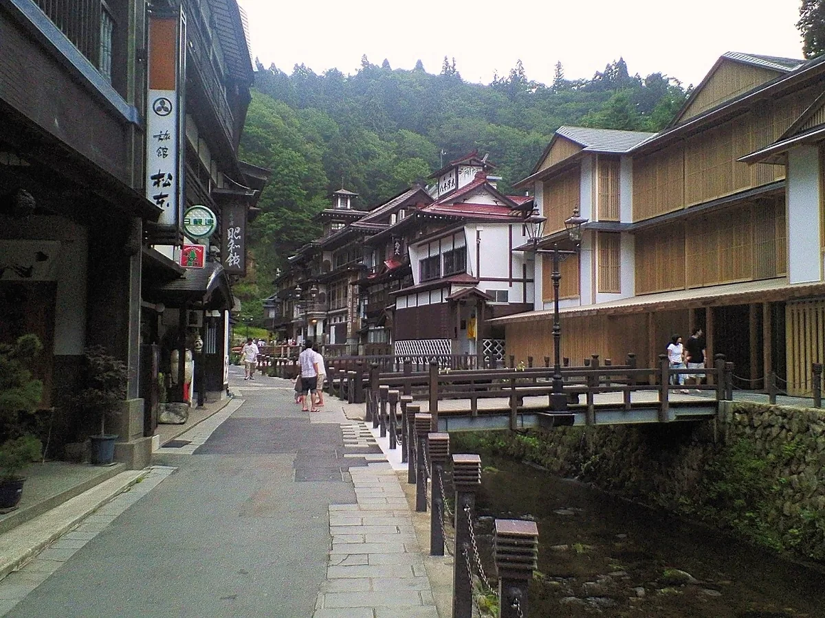 銀山温泉 - panoramio - ohkubo.jpg