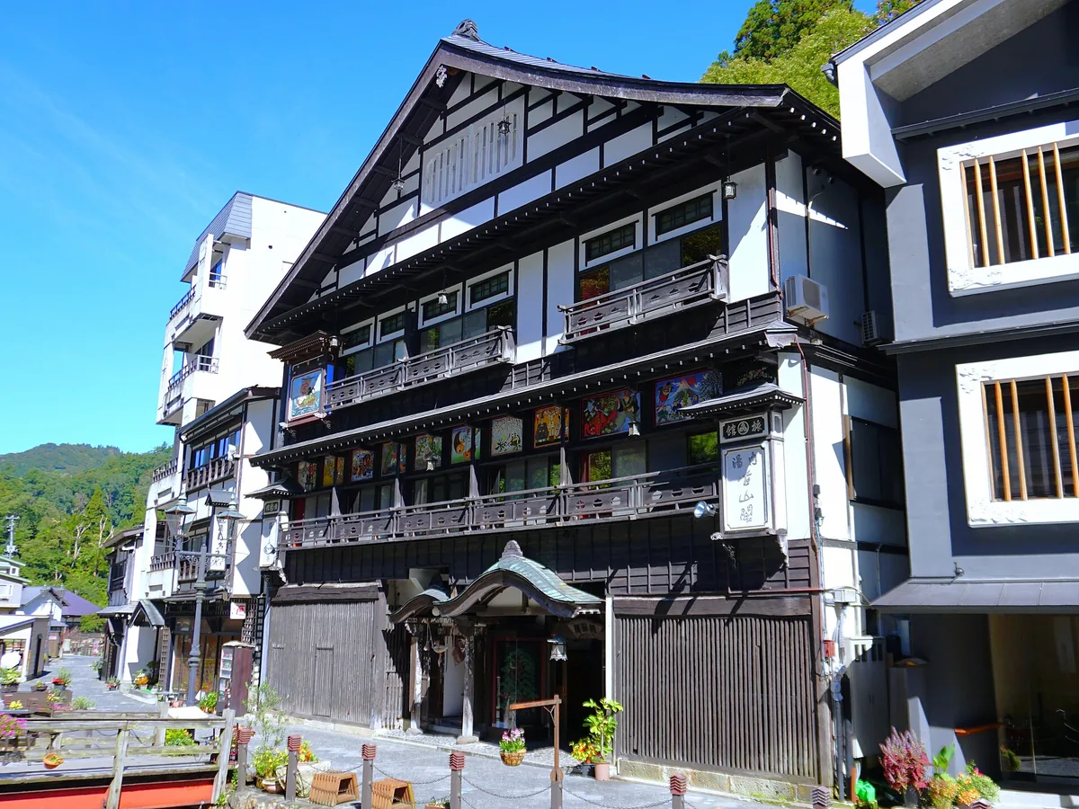 Kozankaku in Ginzan Onsen 20181006.jpg