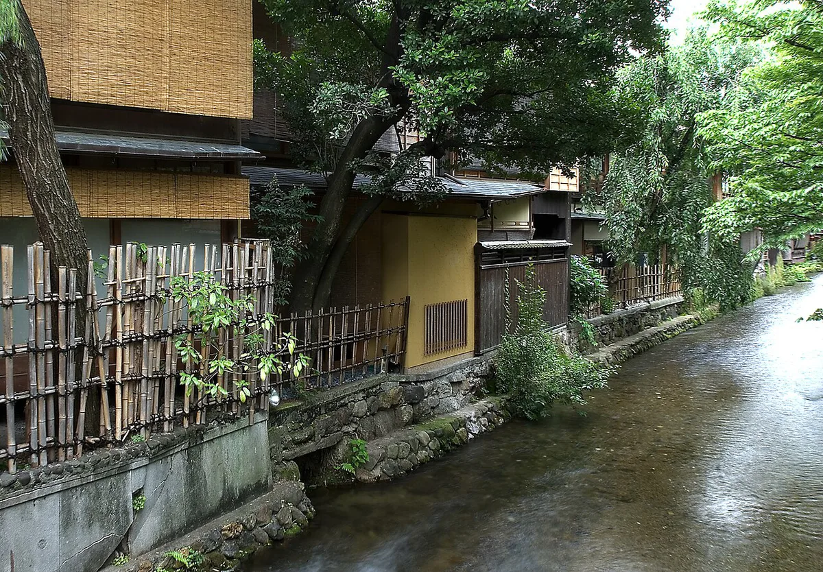 Hanamikoji Street lanterns at night in Gion, Kyoto, Japan — 1