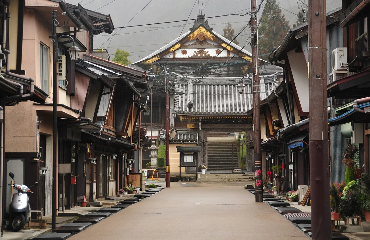 Gujo-shi Gujo-hachiman kitamachi, Gifu, castle town.JPG