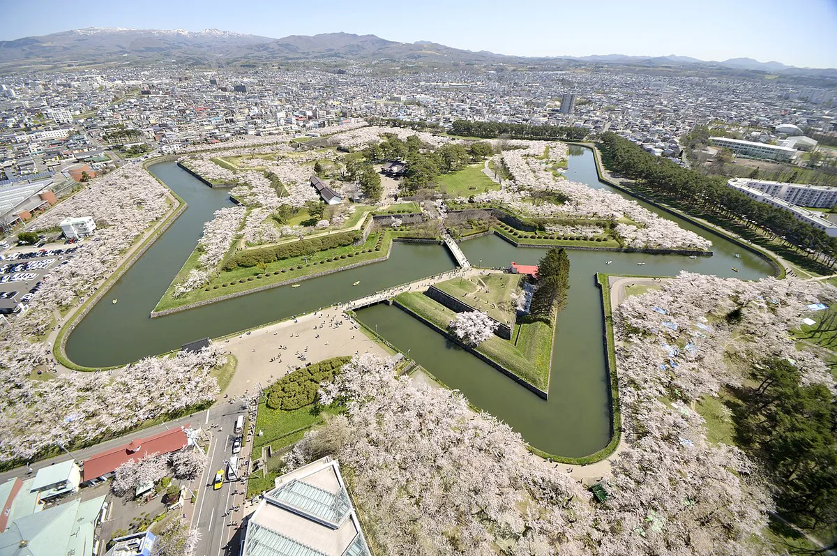 Hokkaido-Goryokaku Fort in Cherry blossom-xl — 1