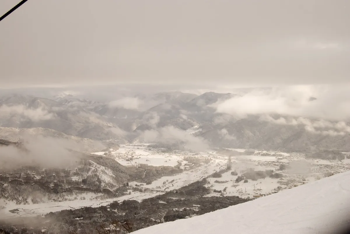 Getting Around: The Valley Shuttle Bus System in Hakuba