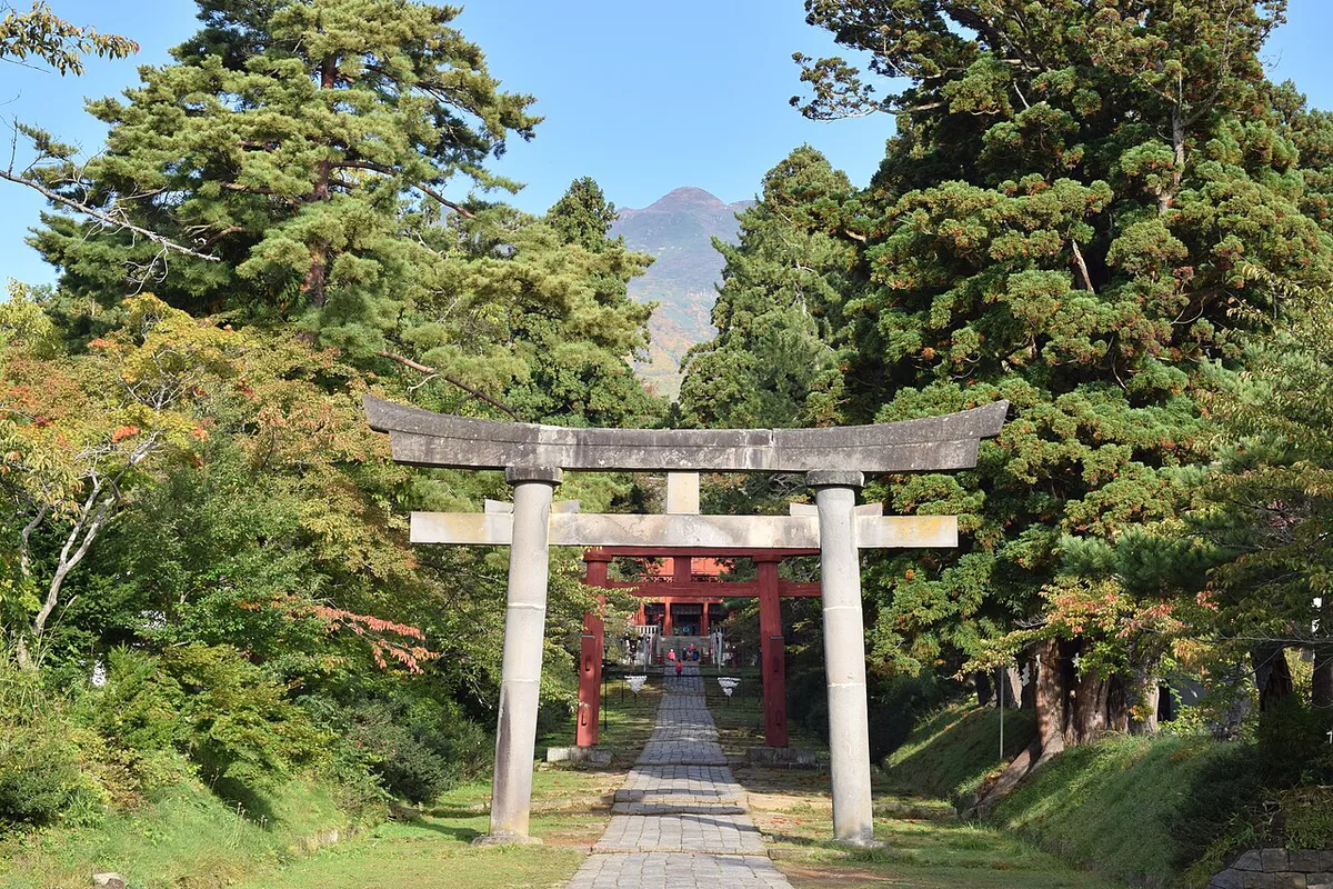 Iwakiyama Shrine  Aomori Prefecture; October 2019 (01) — 2