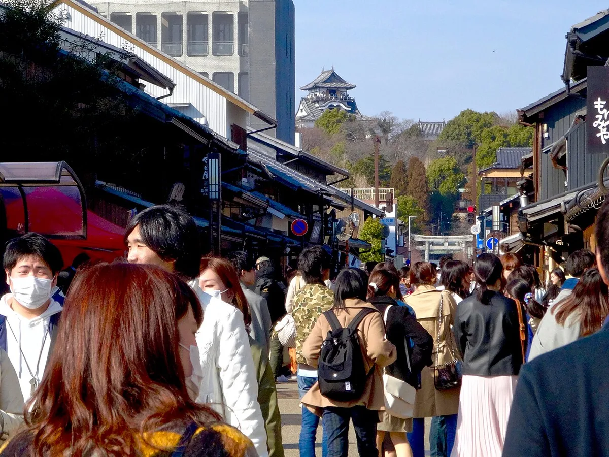Inuyama Honmachi castle town street — 1