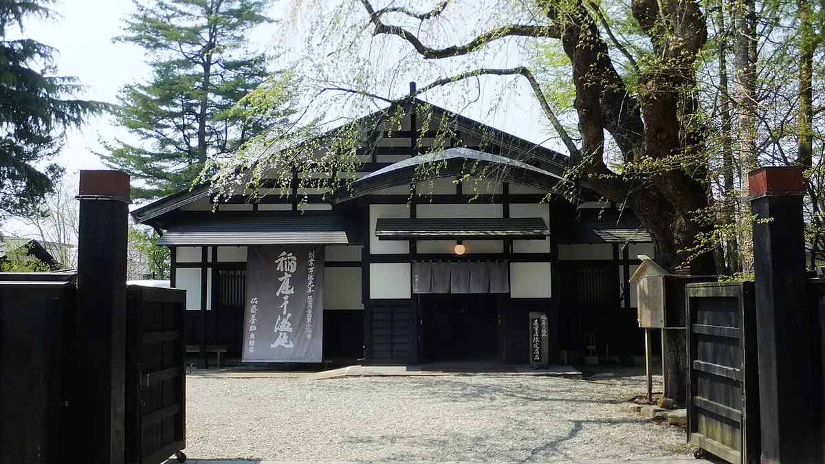 Inaniwa udon and Hinai chicken served in Kakunodate, Japan — 2