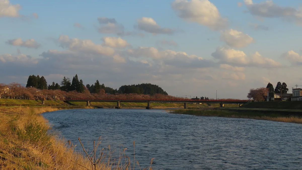Yokomachi Bridge, Kakunodate, April 2023 03.jpg