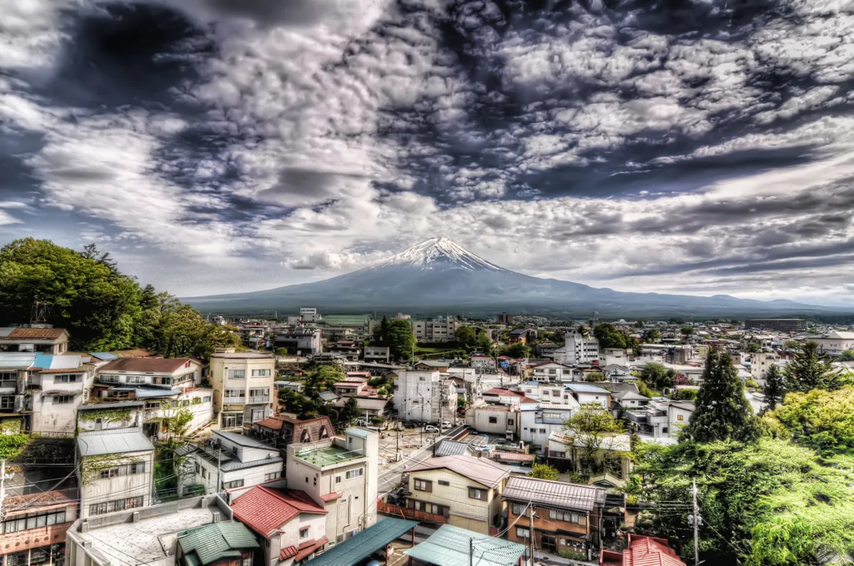 Mistakes to Avoid — a scene in Kawaguchiko