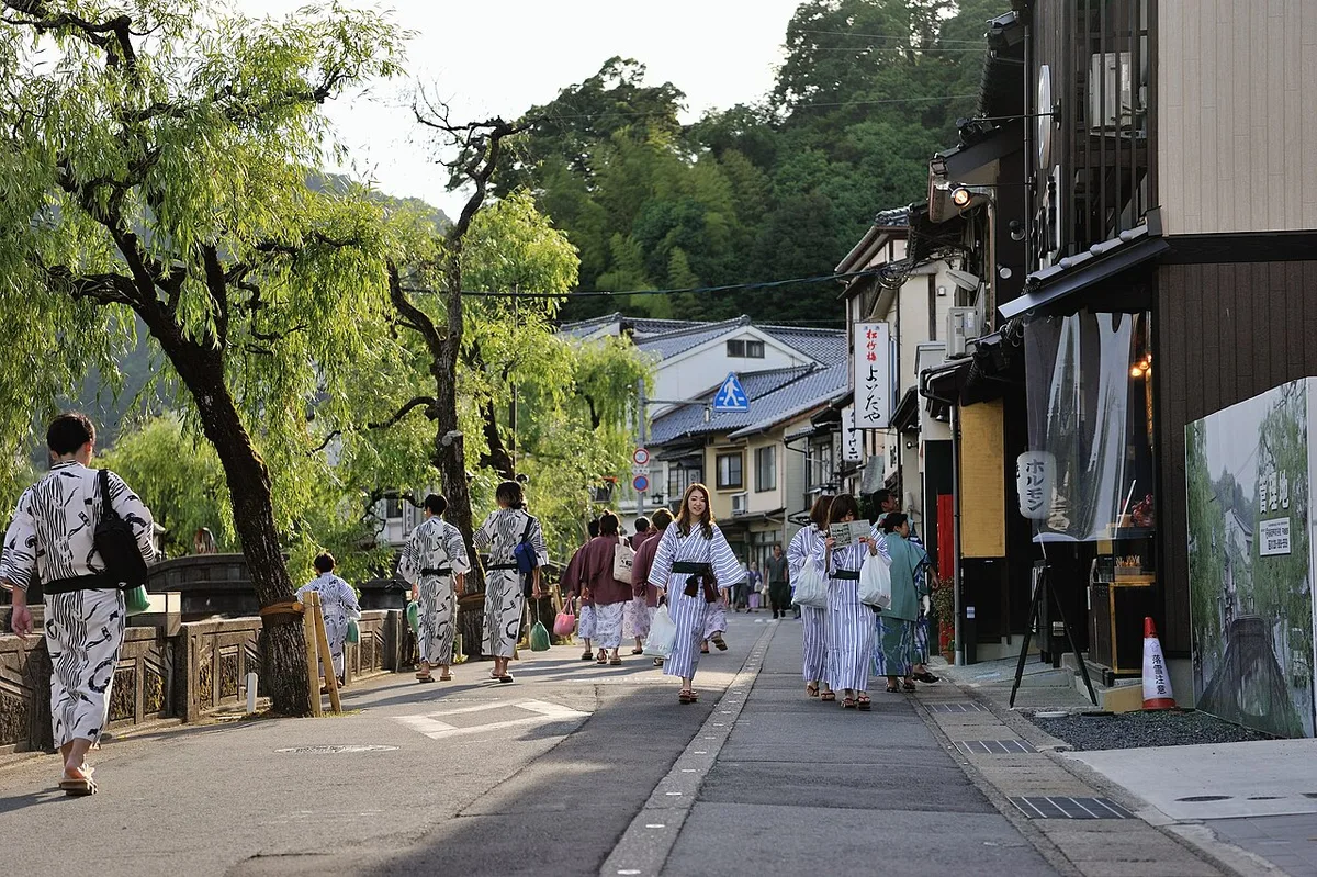 Yukata and geta stroll in Kinosaki Onsen — 1