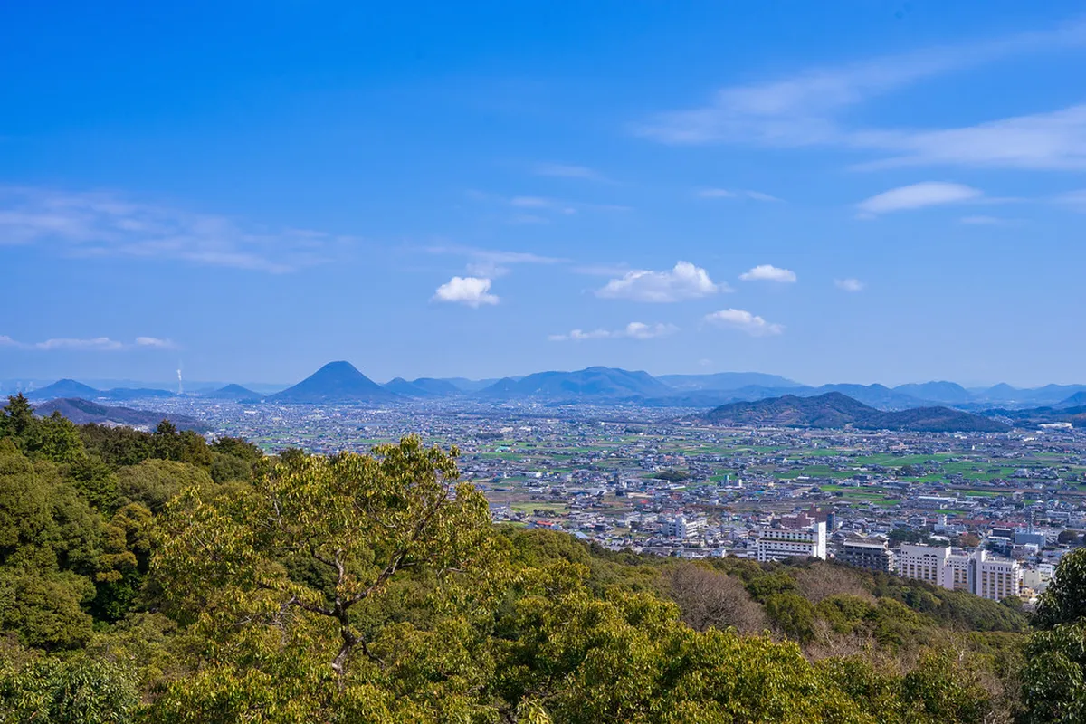Must-See Kotohira Attractions — a scene in Kotohira