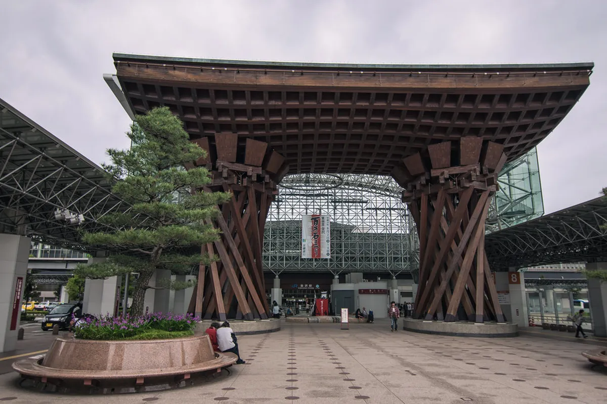 Kanazawa Station Tsuzumi-mon drum gate and Motenashi Dome, Ishikawa Prefecture